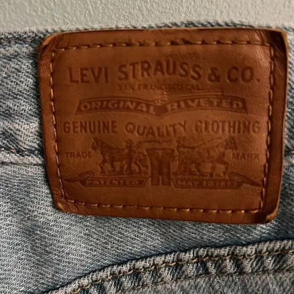 Levi’s premium High Loose Women’s 28 frayed hem jeans - Picture 5 of 14